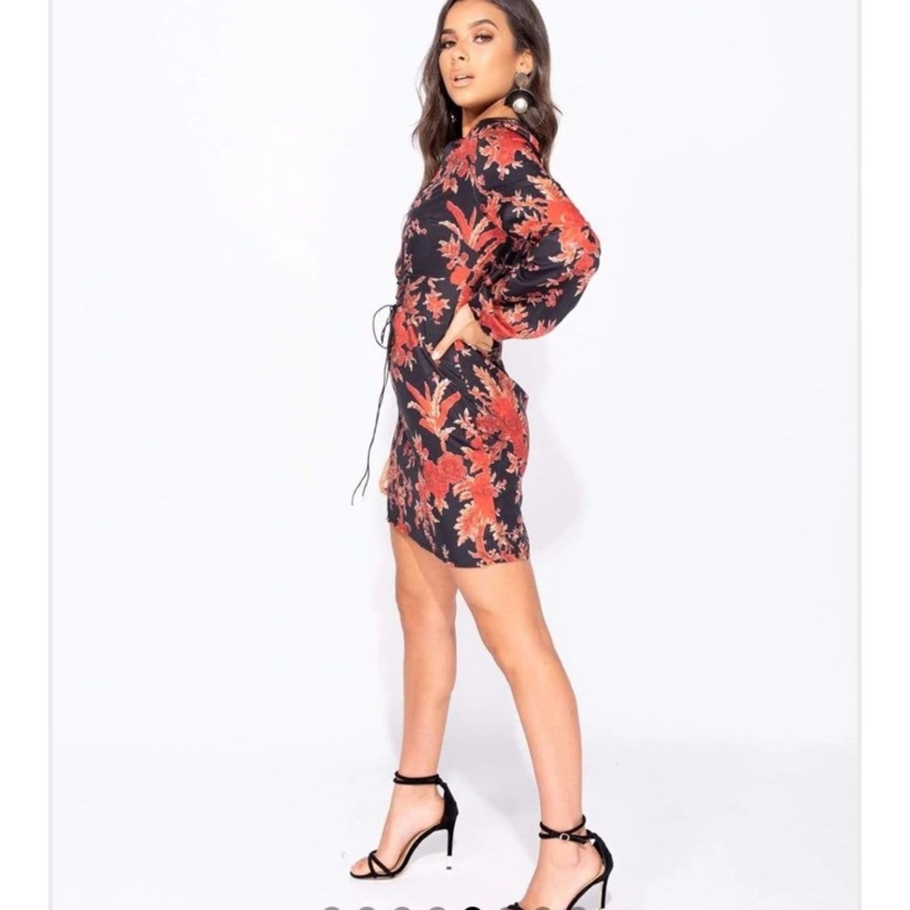 Black and red floral v neck long sleeve dress cocktail, holiday - Picture 3 of 5